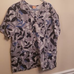 2XL gray & blue print scrub top